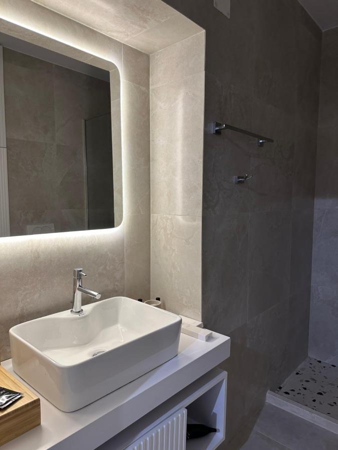 4Seasonsgea , New Modern Apartment In Tirana Bagian luar foto