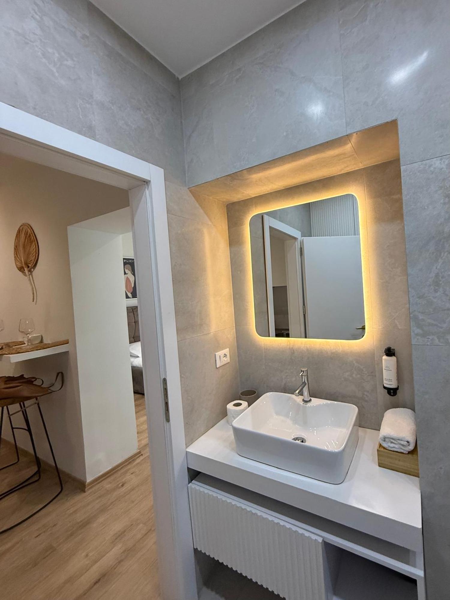 4Seasonsgea , New Modern Apartment In Tirana Bagian luar foto
